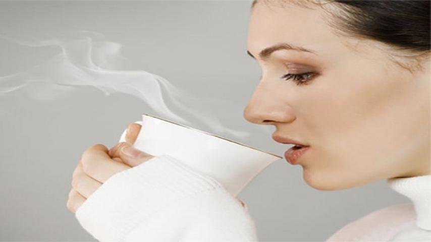 15 Powerful Benefits of Drinking Warm Water Every Morning (Science-Backed)